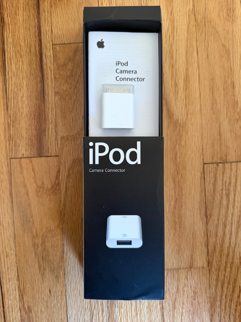 Apple iPod Classic 5.5 Gen 80GB Black (Model A1136) w/charger & camera connector - Picture 14 of 15